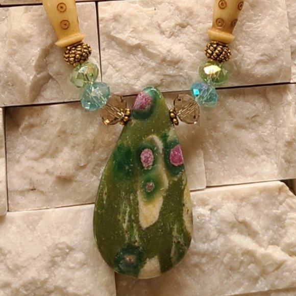 Zoisite Matrix with bits of Pinkish Ruby Drop - Picture 7 of 8